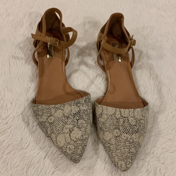 'Ava' Pointy Toe Flat‎ HALOGEN® EUC - Picture 4 of 9